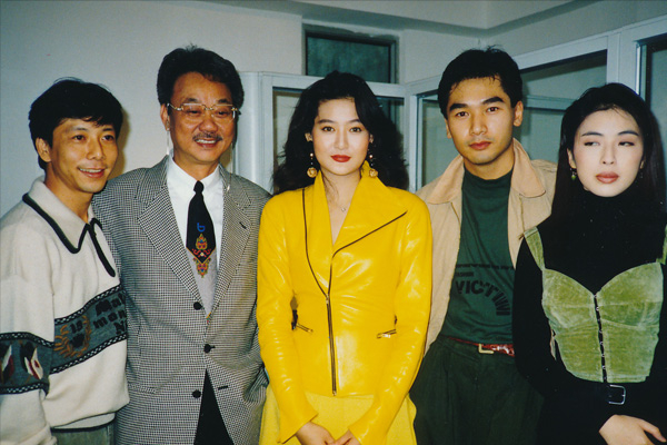 未婚生子的7位女港星，各有各的心酸，最大56歲，最小29歲跳樓