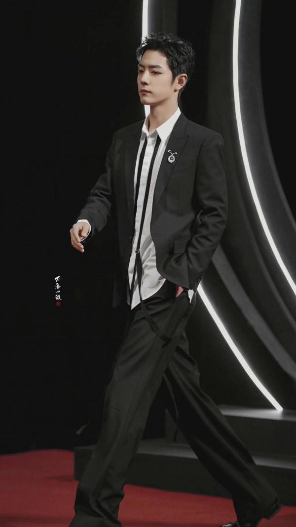 肖戰空降31集評論區了，快去找他聊天呀，越多越好