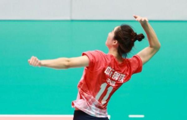 女排名將現身花海！是江蘇全運衛冕失利主因，有望歸隊培養新副攻