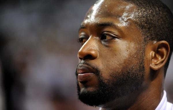 NBA奇葩的資料：韋德腮周長42釐米，詹姆斯季後賽場均攤手2.83次