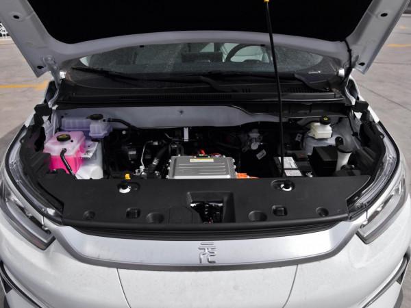 電池安全還省錢，小巧好停車，401km續航代步SUV，實拍元Pro