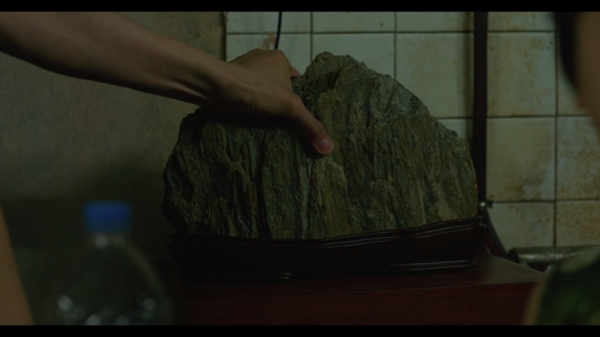 韓國高分電影《寄生蟲》地下室的一家四口，寄生於富人家庭（上）