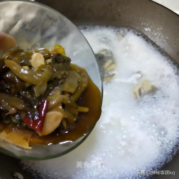 酸湯真的太有魔力了！酸爽過癮，超級下飯！熱乎乎的，太美味啦