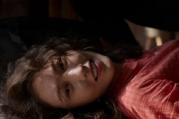 趙麗穎新劇播完兩集不見人，跨界懸疑題材變大BOSS,告別小白花