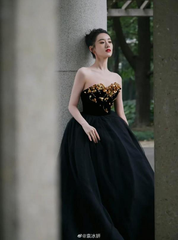 鳳凰網時尚之選：陳數、許佳琪、李若彤、尼坤、袁冰妍、INTO1