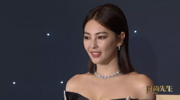 2022開年紅毯:張雨綺變臉認不出,吳謹言好怪,郭采潔收了神通吧 2022開年紅毯:張雨綺變臉認不出,吳謹言好怪,郭采潔收了神通吧