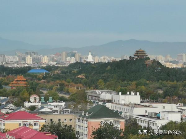 邊欣賞故宮景色邊吃早餐
