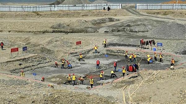 四川引水工程挖出銀錠,專家為尋寶抽乾江水,揭開張獻忠寶藏的秘密