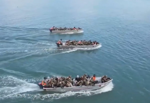 10月11日，印對華提要求，俄軍日本海發射導彈，我軍福建演練登陸