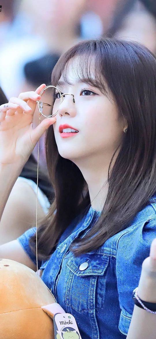 跳進魚塘解救28歲離異女子，獲得她的好感，最終步入婚姻殿堂