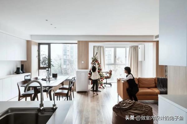 客廳和餐廳相連，沙發和餐桌怎麼搭配才好看？這樣做，越住越順心