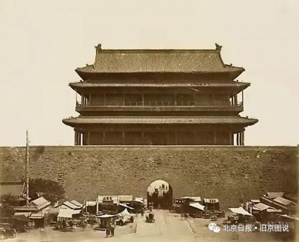 誰最先扒開了北京城牆？