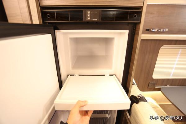 國六3.0T+8AT！C本可開超大空間房車，實拍亞特尊領ST