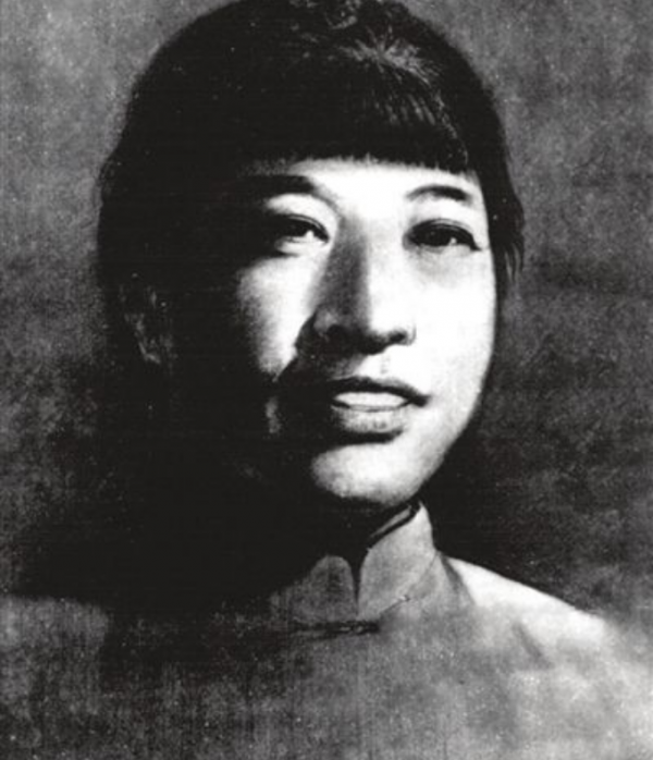 10歲小孩自稱參加過長征，毛主席問：誰能證明？小孩回答：賀龍