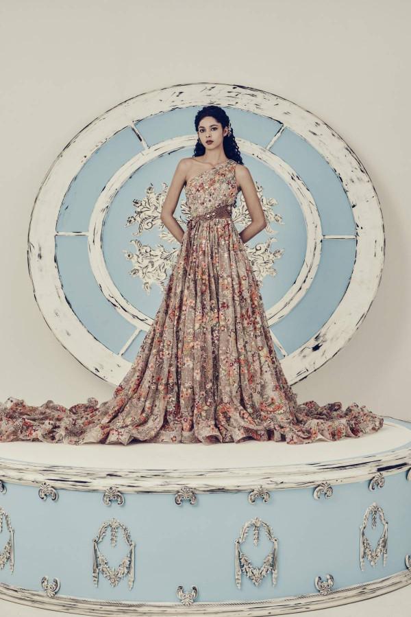 設計全球首個迪斯尼公主婚紗晚裝系列Kev Yiu望女性活出心中的公主