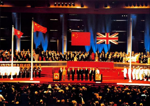 香港迴歸後是否要改變政治體制？李瑞環講了個老太太洗茶壺的故事