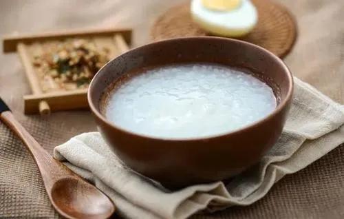 長期喝粥不養胃，還會對身體產生不良的影響？