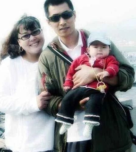 51歲嫁90後老公，晚年得乳腺癌還陷詐騙風波，李菁菁都經歷過什麼