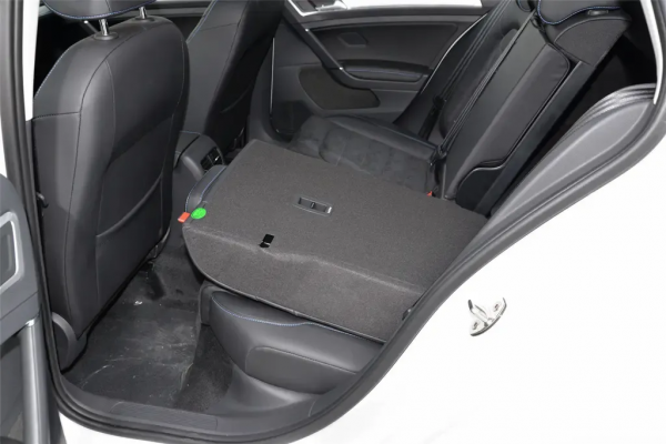 配備前置單電機，續航里程270km，高爾夫·純電動態評測