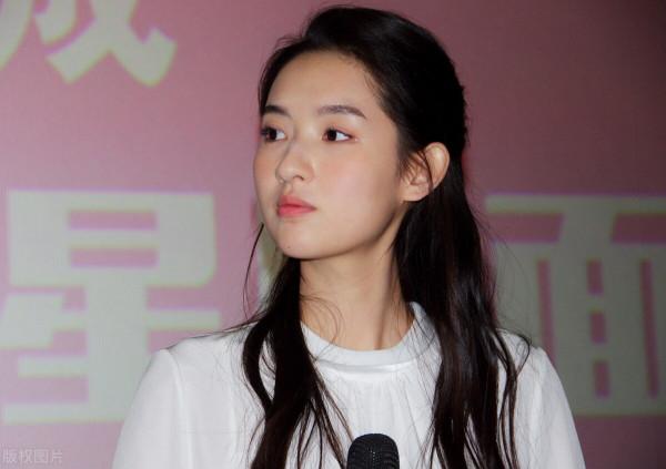 《只是結婚的關係》開頭很俗套，可是卻越看越入迷，真好看