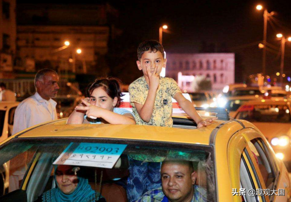 為錢出賣薩達姆的保鏢，事後拿到2500萬懸賞了嗎，他最後結局怎樣