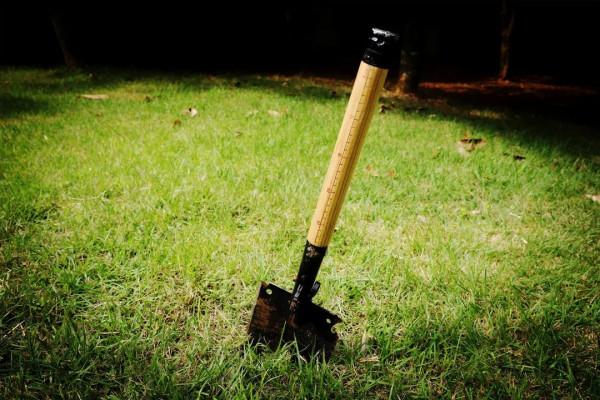 工兵鍬到底有多牛？這回算是開眼界了！