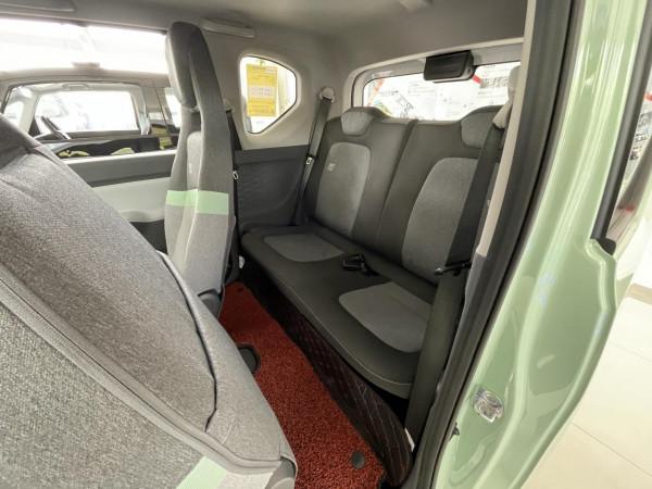 小姐姐座駕再升級，宏光MINIEV馬卡龍到店實拍