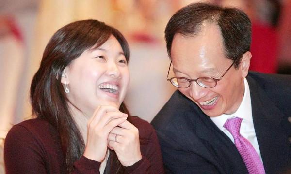 劉曉慶閨蜜是郎平,跳水皇后閨蜜是歌手?名人圈閨蜜組合太神奇 劉曉慶閨蜜是郎平,跳水皇后閨蜜是歌手?名人圈閨蜜組合太神奇