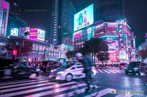 24歲漂亮姑娘已離家12年，獨自在外流浪，只因找不到回家的路