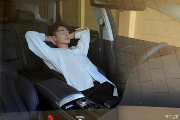 發現運動的美，全新一代捷途X90與你探索瑜伽的魅力