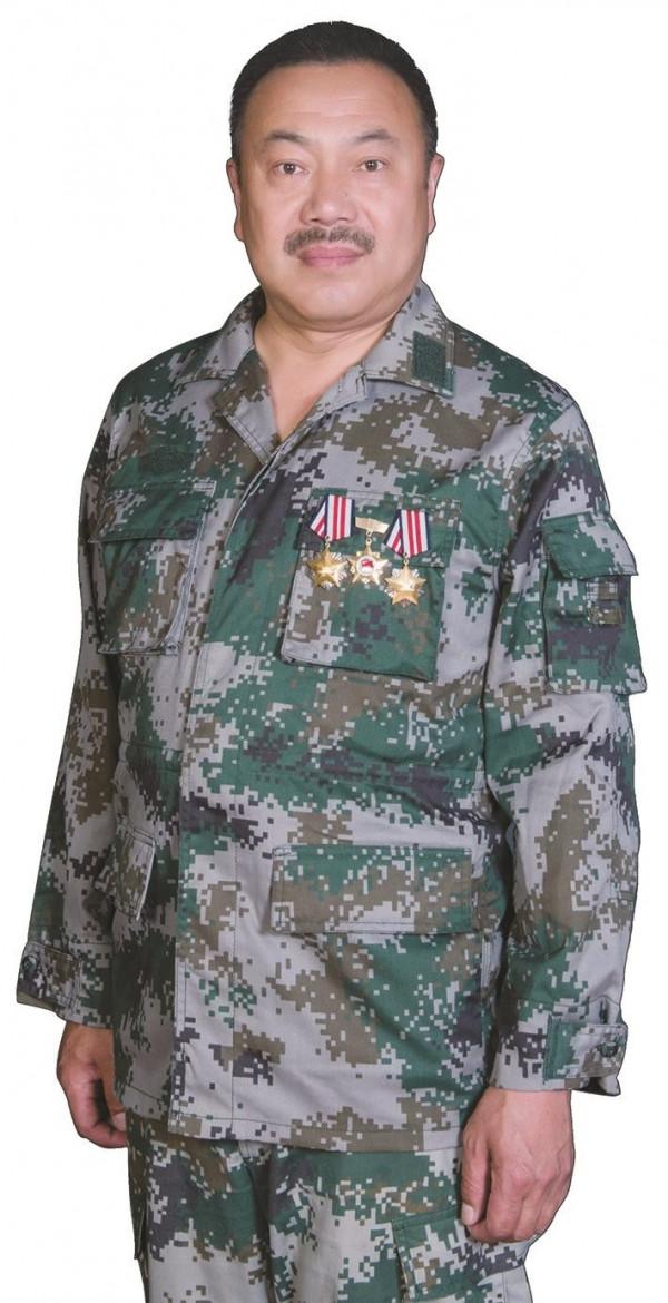 你為國盡忠,我替你盡孝!戰友犧牲後,他替戰友給雙親養老送終 你為國盡忠,我替你盡孝!戰友犧牲後,他替戰友給雙親養老送終