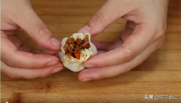 燒麥不要買著吃了，教你在家做，鮮香軟糯，比飯店賣的還好吃