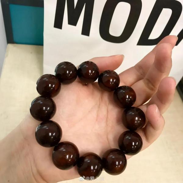 這10種文玩手串,感覺配飾是“累贅” 這10種文玩手串,感覺配飾是“累贅”