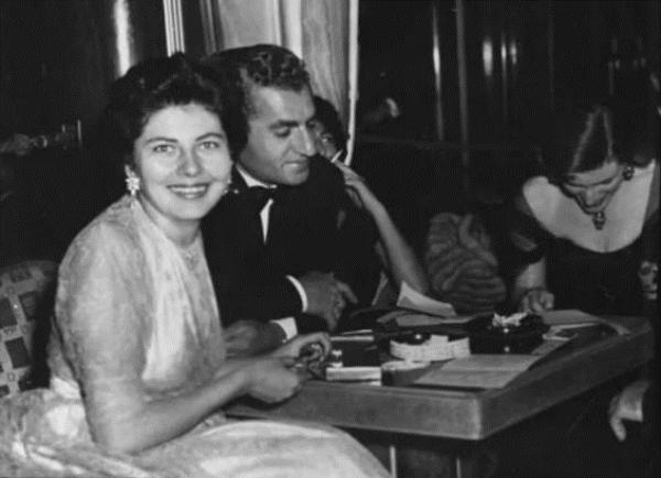 伊朗美豔王后：18歲被寵上天，30公斤婚紗鑲滿珠寶，8年不孕被棄