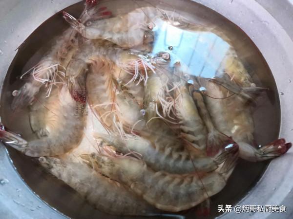 吃過的人都知道，椒鹽蝦比油燜大蝦好吃，教你家常做法，簡單易學