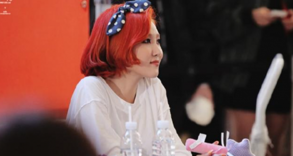 這就是歐美妝魔法嗎?從平平無奇到slay全場,王菊華莎就是鐵證 這就是歐美妝魔法嗎?從平平無奇到slay全場,王菊華莎就是鐵證