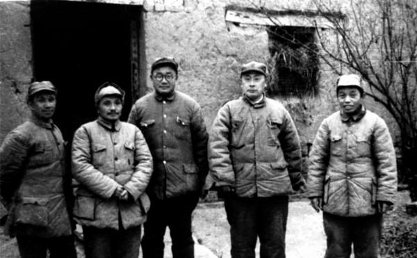 透過兩張照片,品評歷史與藝術差異性!重大歷史題材形似不重要? 透過兩張照片,品評歷史與藝術差異性!重大歷史題材形似不重要?