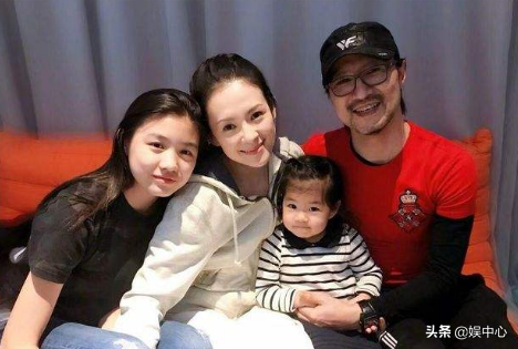 葛芸婕創業成功，直播帶貨受眾人好評，開400萬的豪車