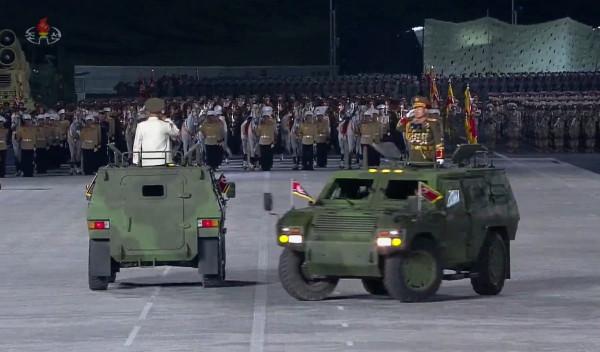 朝鮮閱兵出現的自研4x4裝甲車