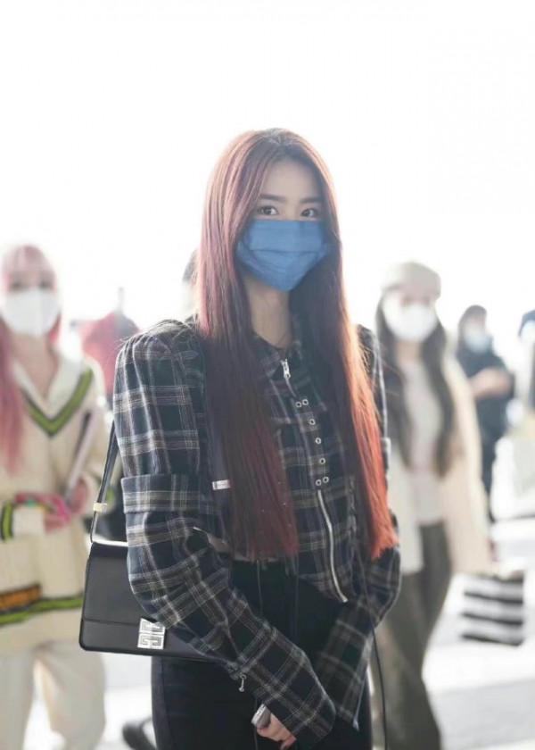 樂華新女團即將迎來出道首秀，機場圖片活力滿滿，金子涵消瘦了