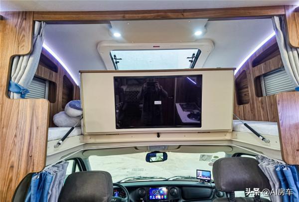 星球命名的旅行車？顏值高，功能強，空間也大，6人食宿很簡單