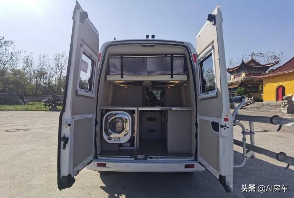 無中門衛航B型房車，帶大衣櫃、洗衣機和3人床鋪，堪稱空間魔術師