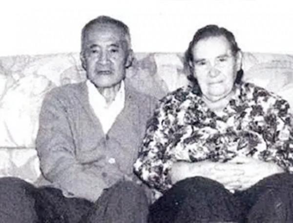 1997年，中行查賬發現周總理一筆30年前鉅額存款，調查結果引淚奔