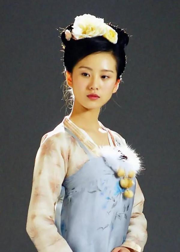 看了劉詩詩的古裝造型 終於知道她為什麼叫詩爺