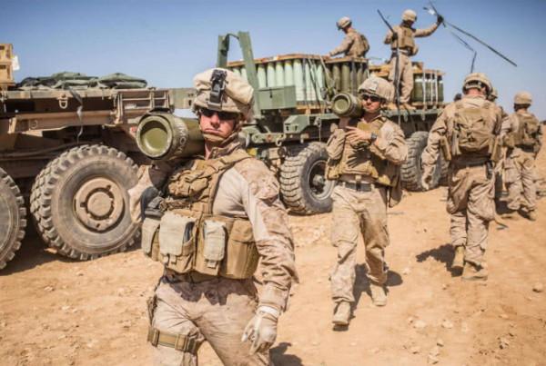 作戰時,5個彈匣才150發子彈,如果打完了,該如何繼續作戰呢? 作戰時,5個彈匣才150發子彈,如果打完了,該如何繼續作戰呢?