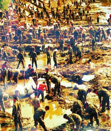 唱起《年輕的朋友來相會》,讓青春之花在祖國最需要的地方綻放|青春宇宙 唱起《年輕的朋友來相會》,讓青春之花在祖國最需要的地方綻放|青春宇宙