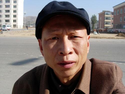 “王公公”李明:其貌不揚連父親都嘲諷,後來娶嬌妻,事業也穩定 “王公公”李明:其貌不揚連父親都嘲諷,後來娶嬌妻,事業也穩定