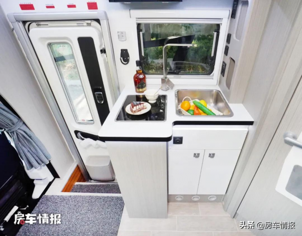 賽德新款房車曝光!6.5噸底盤帶空氣懸掛,空間超級大提車直接玩 賽德新款房車曝光!6.5噸底盤帶空氣懸掛,空間超級大提車直接玩