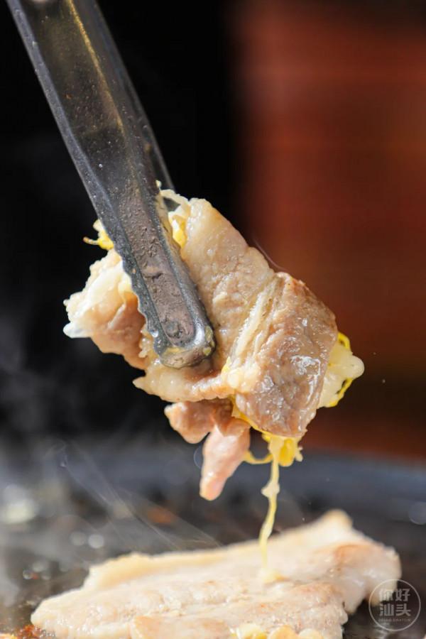 「炭火烤肉」，好吃到翹腳