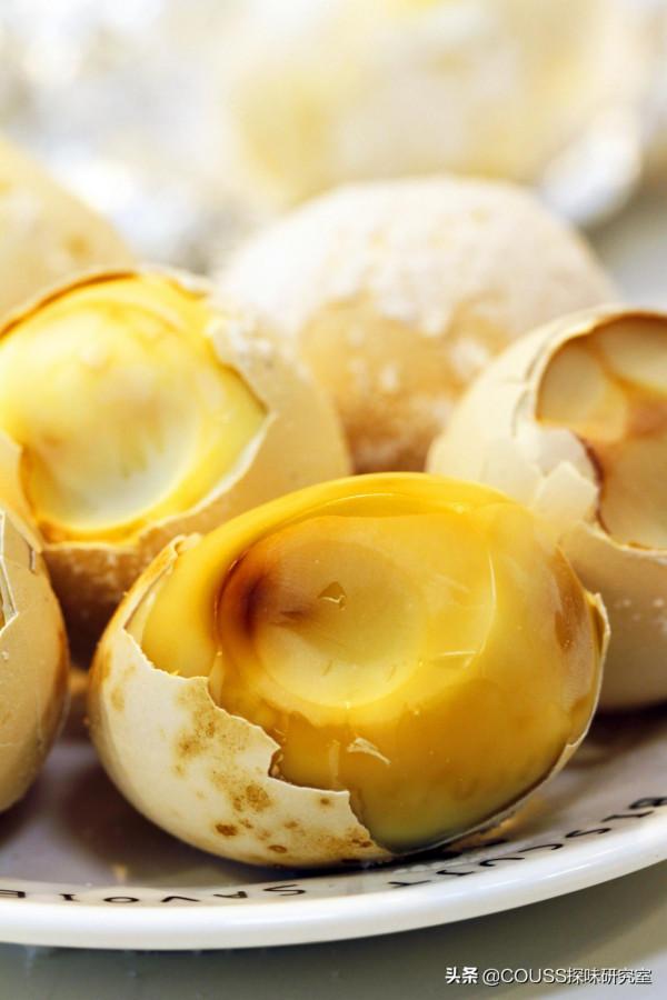 雞蛋新式烤法：雪花鹽烤雞蛋